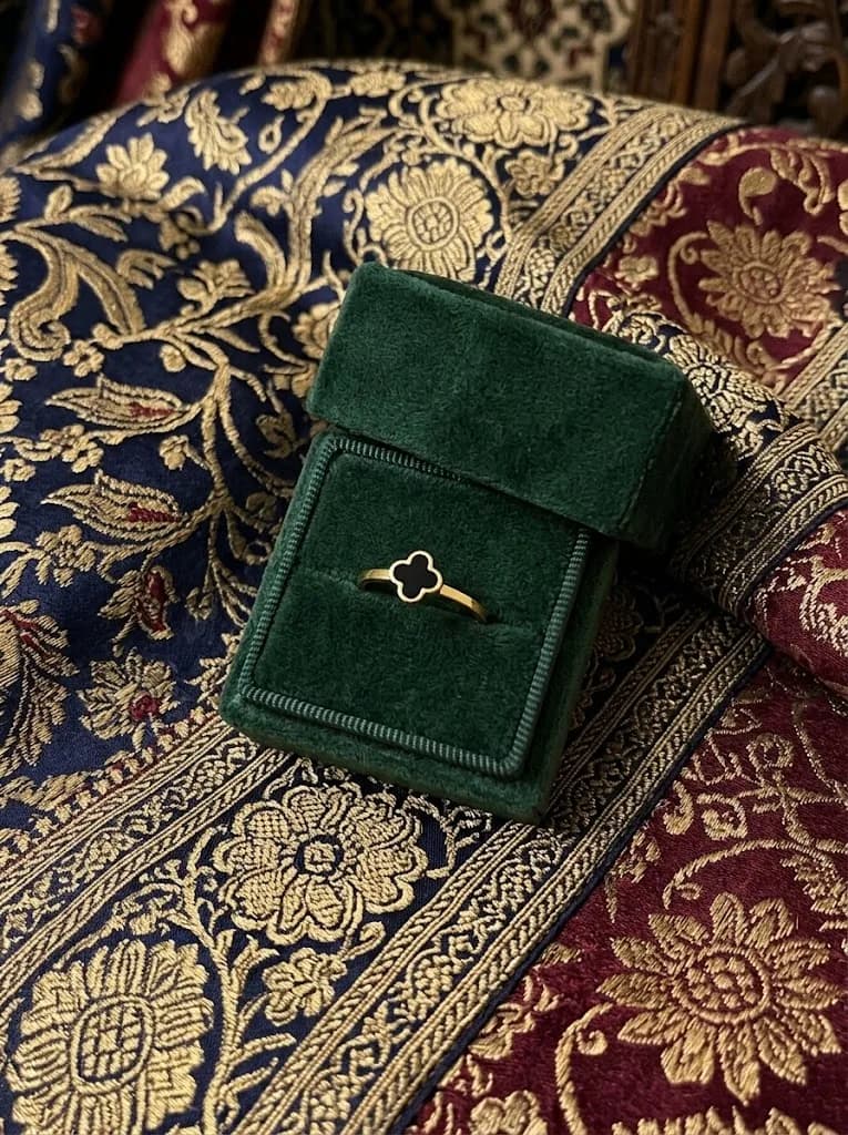 The Clover Black Onyx Band Ring